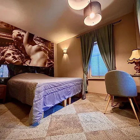 Traditional Narva House - Triumvirate 6 *